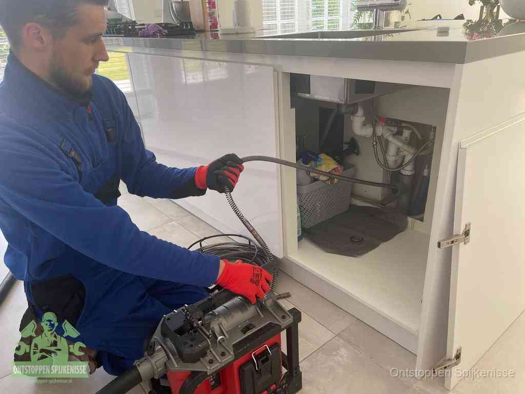 Riool ontstoppen ontstoppingsveer in Spijkenisse